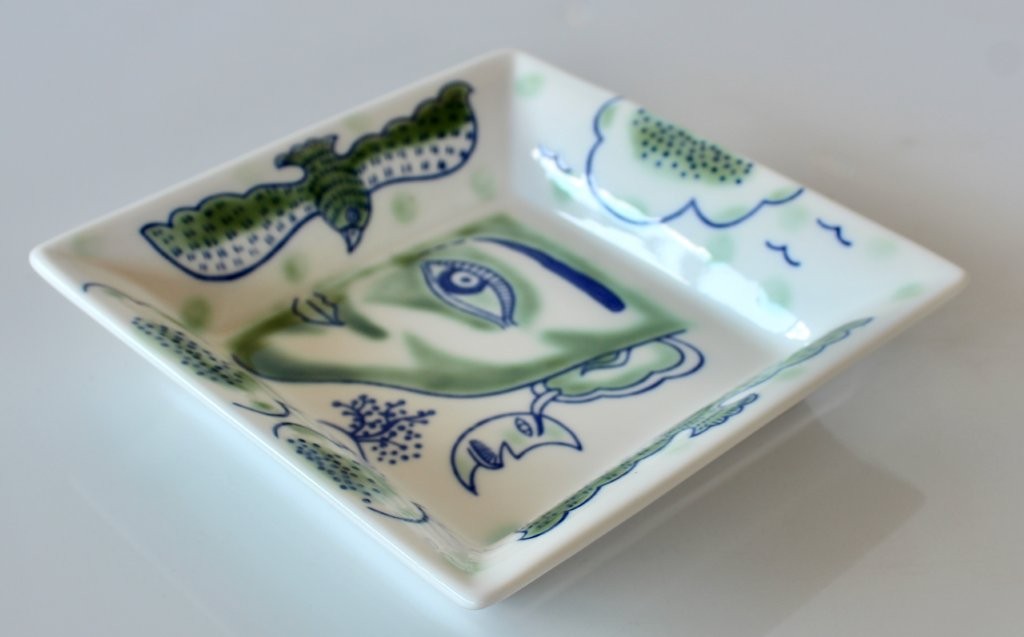 Green Face With Birds Ceramic Plate